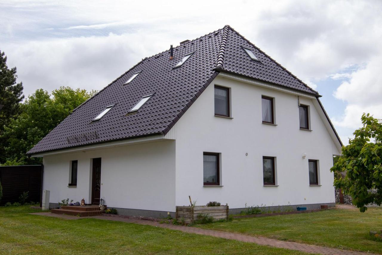 Urlaubs-Appartement Am Dorfrand Вик Экстерьер фото