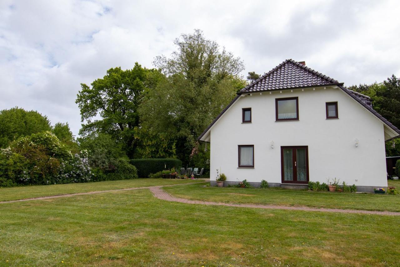 Urlaubs-Appartement Am Dorfrand Вик Экстерьер фото